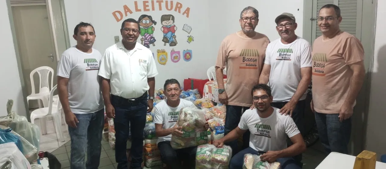 Entrega dos Kits Alimento e Conhecimento - Bodega de Tangará